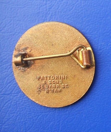 TOT AND TINA CLUB (children's magazine club) - membership badge (c.1965)