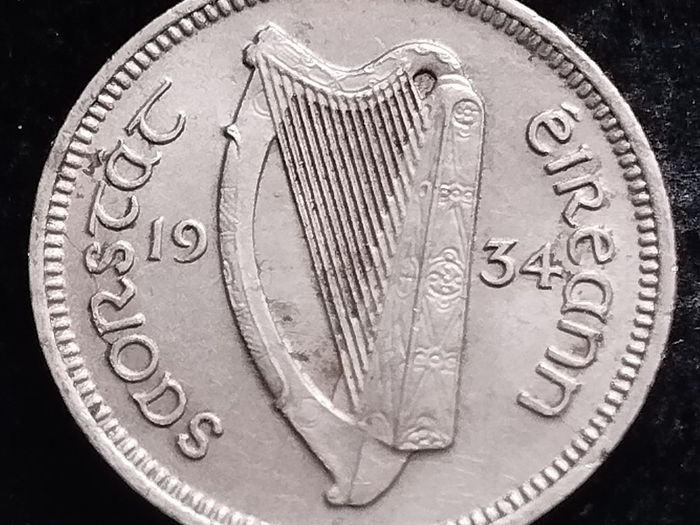 #547 - Ireland - 1934 - 3 Pence - KM.4