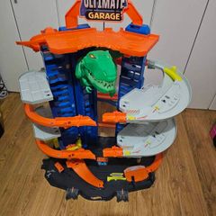 Hot Wheels City Hot Wheels City Ultimate Garage with Multi-Level Racetrack