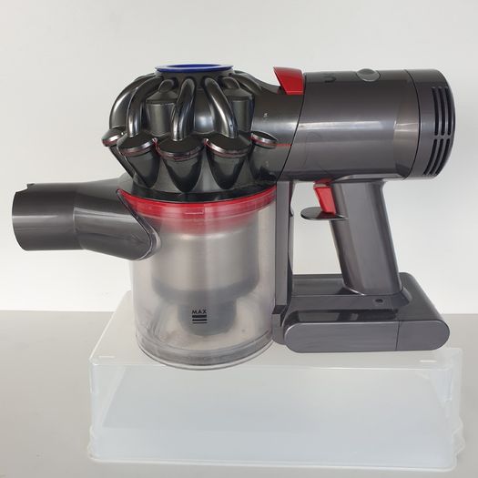 Dyson V7 total clean vacuum cleaner working