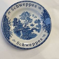 Schweppes ashtray,,/dish ,Wedgwood,,,England, very good condition,buyer collects or pays postage thank you, see pictures for condition, sold as is,,collectors item..