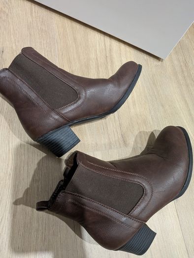 Boots 37/4