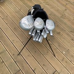 golf: full set of beginner Dunlop clubs (& golf balls)