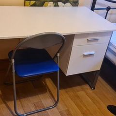 Heavy table with foldable IKEA chair