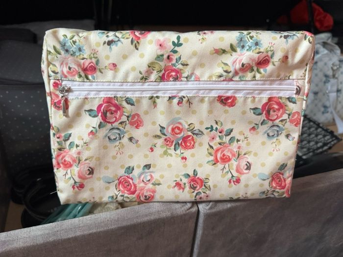 ipad/tablet holder