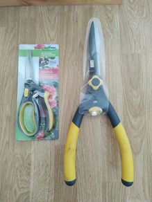 Garden Tools... Brand New.. Now it's 45e ( Reduced).