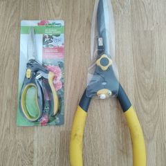 Garden Tools... Brand New.. Now it's 45e ( Reduced).