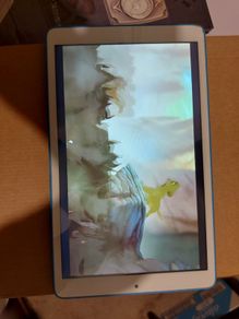 EIR 10.1 inch Tablet, 16GB, Model No 8079, with nearly a dozen kids movies, including the Lion King, in excellent condition
