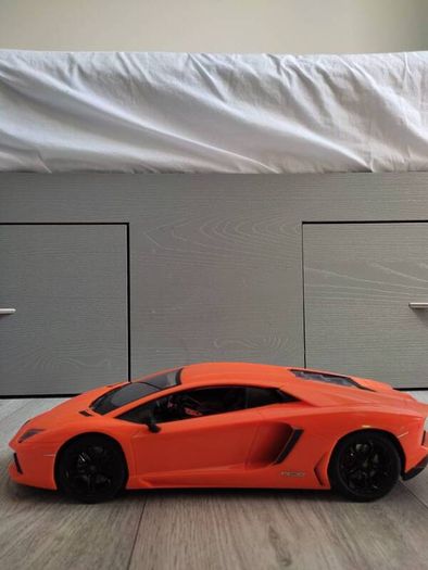 Remote control car