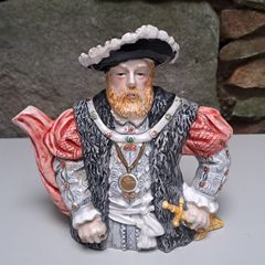 Henry VIII Teapot Leonardo