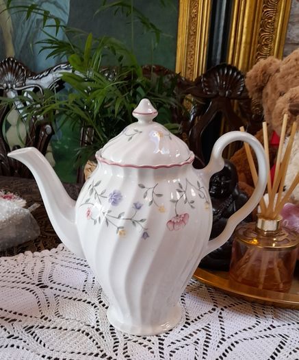 Tea pot Johnson Brothers "Summ Chintz"