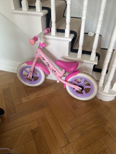 Minnie Mouse balance bike