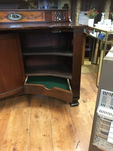 Antiques sidebord