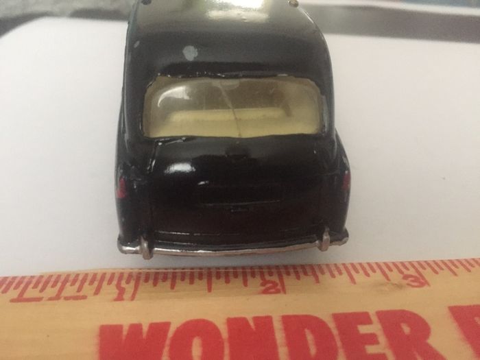 Spot-on. Tri-ang. Austin Taxi FX4.