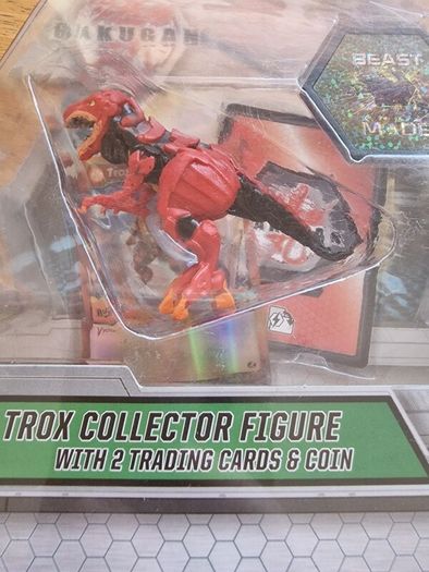BRAND NEW Bakugan Trox (Red) Collector Action Figure With 2 Trading Cards and Coin