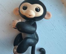 Interactive Fingerling Toy
