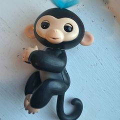 Interactive Fingerling Toy