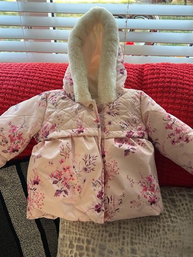 Girls jacket 9/12 mths like new