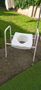 Toilet support seat