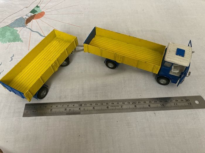 Dinky / Meccano 917. Mercedes truck and trailer. LP1920.