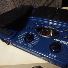 Behringer V-Amp Modeling Multiple Effects guitar unit