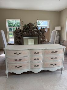 Chest of drawers