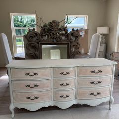 Chest of drawers