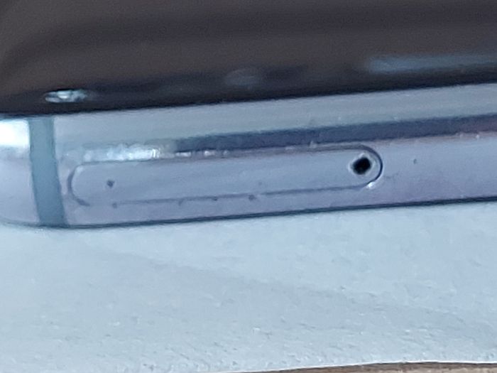 Samsung Galaxy S8 (SM-G950F), for parts or repair, not powering on
