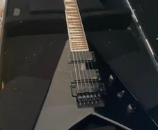 Jackson King V (like new)+ Hard case
