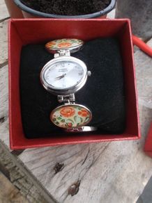 Beautiful NEW Watch, unwanted Gift