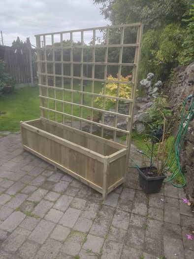 Rustic Planter Trellis