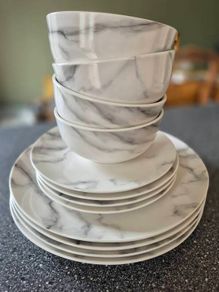 Full crockery set