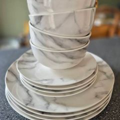 Full crockery set