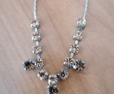 beautiful necklace very dressy