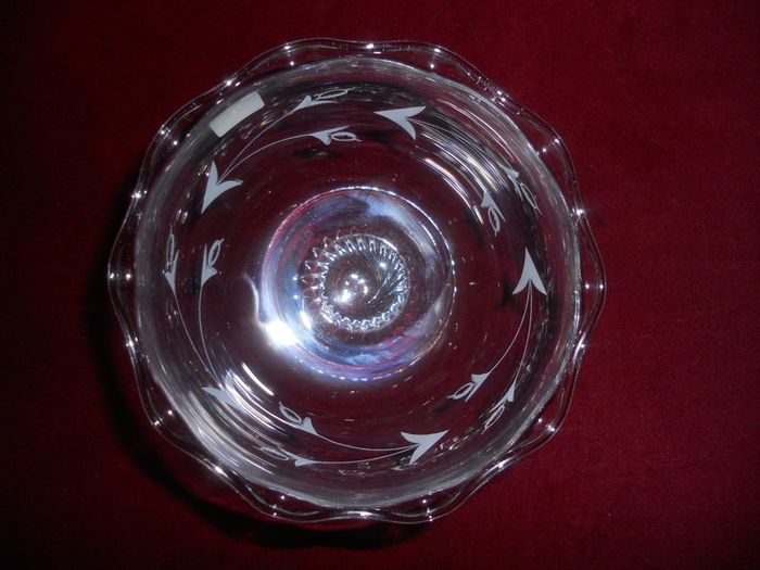 Vintage "Eamon Glass Dublin"Hand Engraved In Ireland.