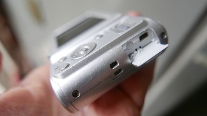 SAMSUNG Digital Camera ES28 12.0MP Metallic