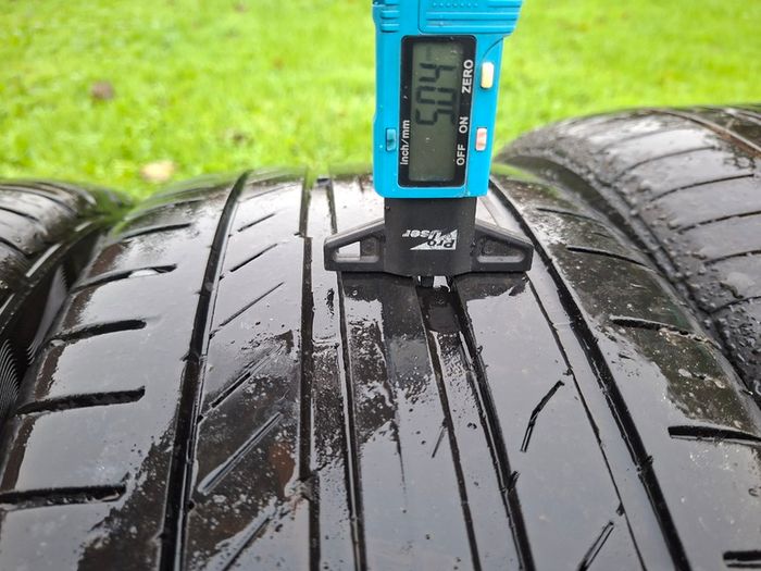 17" Vw Alloys with tyres