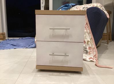 bed side drawers