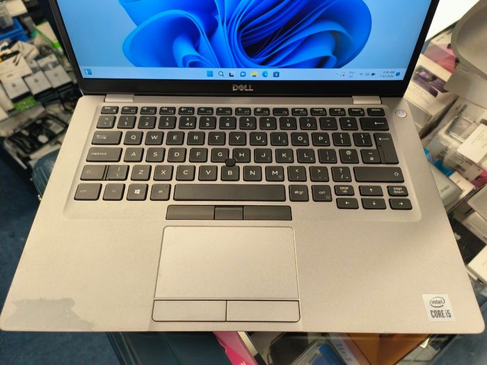 Dell Latitude 5410 14" i5-10310U (10th Gen) 8GB Memory 256GB SSD Windows 11 Pro.