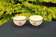 2 chicken enamel bowls possible to post