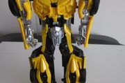 Transformers The Last Knight Deluxe Class Bumblebee Figure C1319