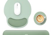 Mouse mat and wrist rest set