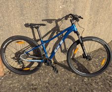 Mountain Bike - like new ( kids/teen or small adult )