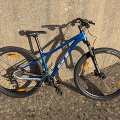 Mountain Bike - like new ( kids/teen or small adult )