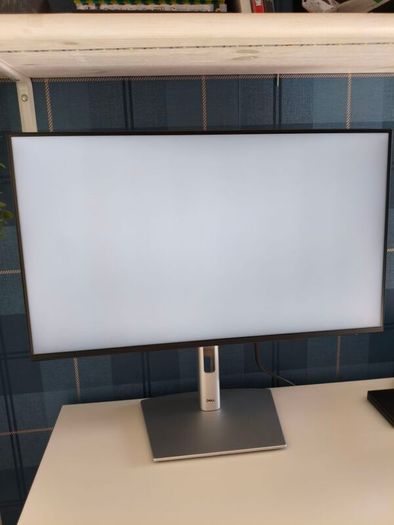 Dell monitor P2425H In very good condition (price negotiable)