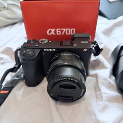 Sony a6700, 962 Shutter Count! Comes with 4 lenses