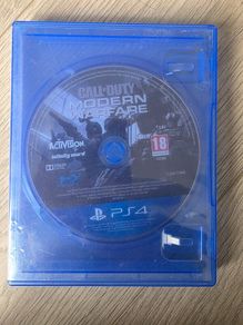 PS4 Slim 500G + Call of Duty, 2 Controllers