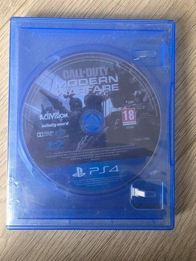 PS4 Slim 500G + Call of Duty, 2 Controllers