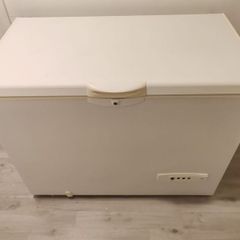 Chest freezer