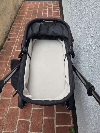 Baby buggy with basket